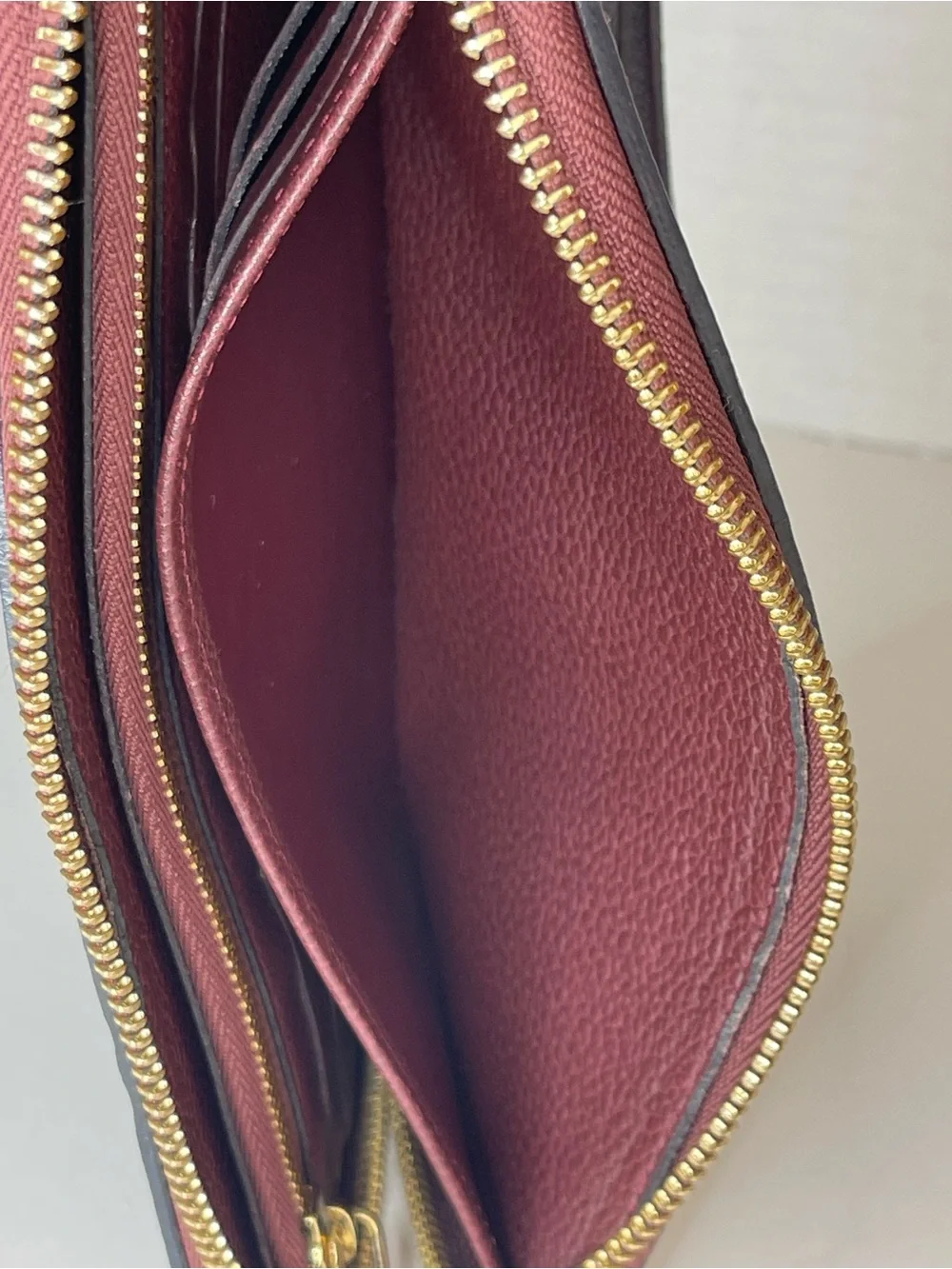 Louis Vuitton Zippy Wallet